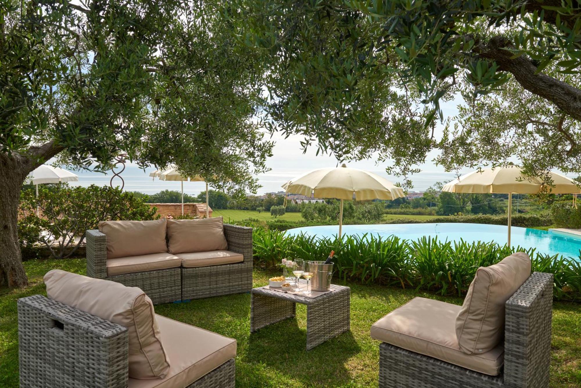 Pamperduto Country Resort Porto Potenza Picena Exterior photo